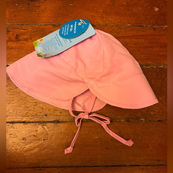 The i Play Breathable Flap Sun Protection Hat in Pink - 0-6 months - Picture 3 of 9